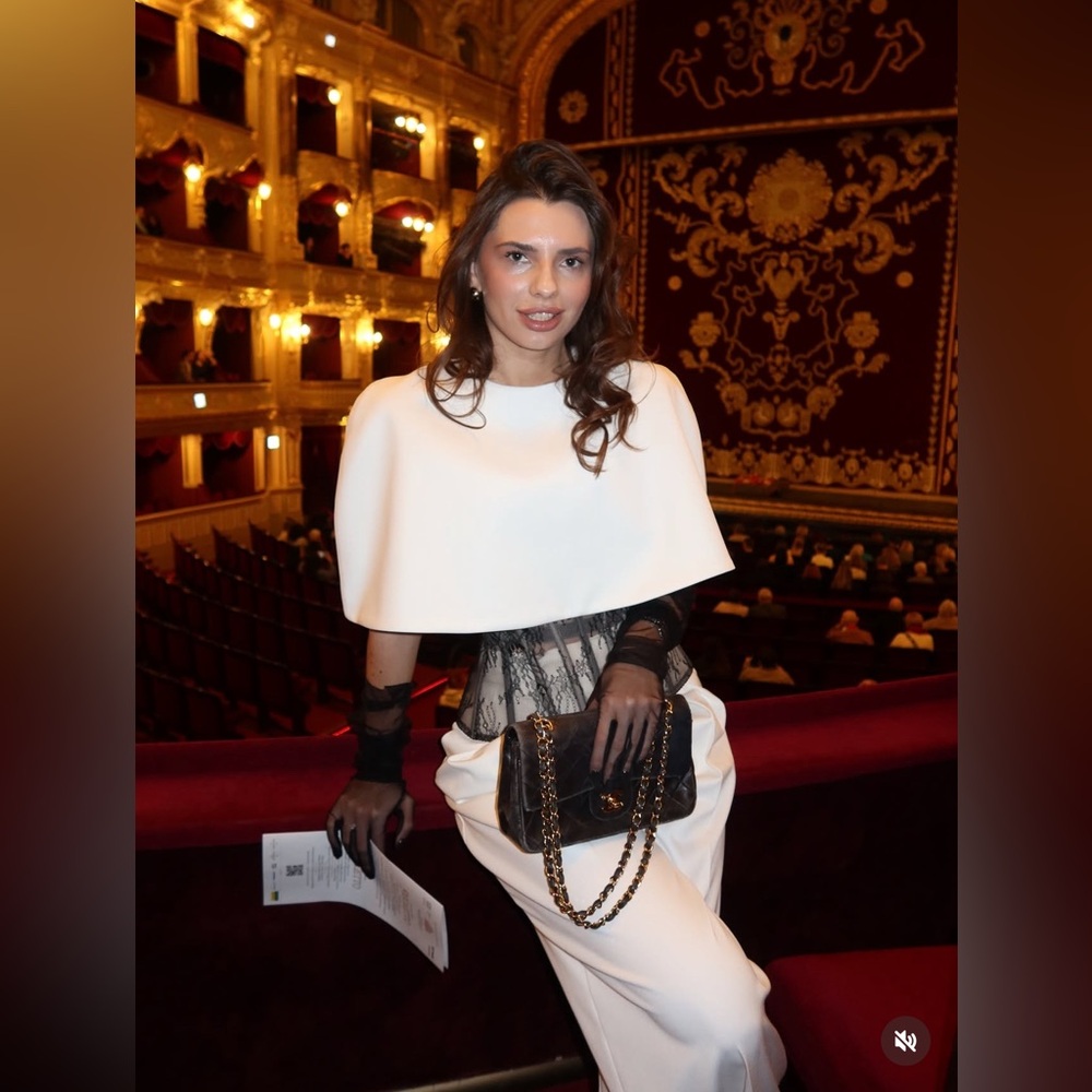 CICI COCO Elegant Cape